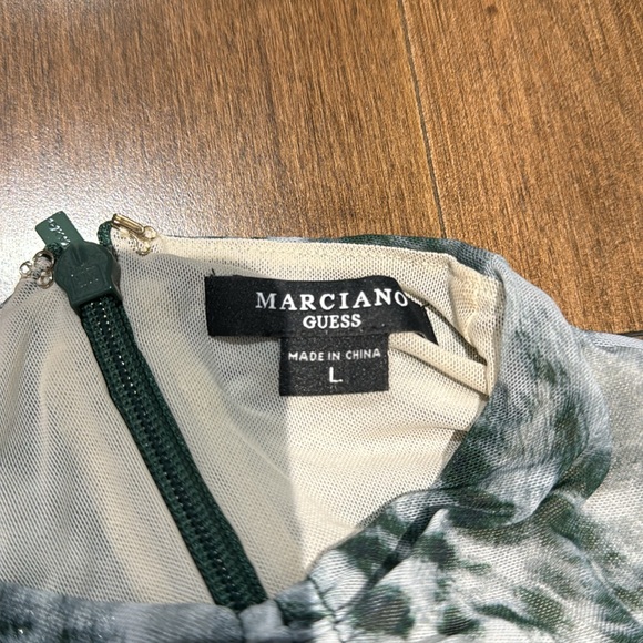 Guess top sz L - Picture 4 of 4